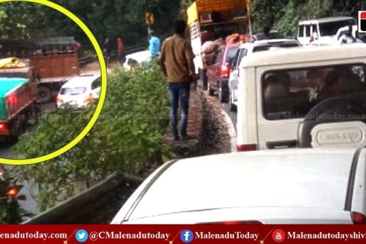 Agumbe Accident  : ಶಿವಮೊಗ್ಗ ಜಿಲ್ಲೆ ತೀರ್ಥಹಳ್ಳಿ ತಾಲ್ಲೂಕಿನ  ಆಗುಂಬೆ ಘಾಟಿಯಲ್ಲಿ ಆಕ್ಸಿಡೆಂಟ್!