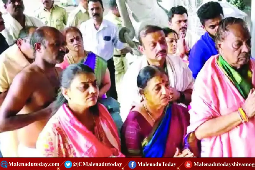 ಕೆಇ ಕಾಂತೇಶ್​ಗೆ ಟಿಕೆಟ್​!  ಕೊಲ್ಲೂರು ಮೂಕಾಂಬಿಕೆ ಮೊರೆಹೋದ ಕೆ.ಎಸ್​.ಈಶ್ವರಪ್ಪ ! ವೀರಭದ್ರ ದೇವರಿಗೆ ಕಾಯಿ ಅರ್ಪಿಸಿ ಹೇಳಿದ್ದೇನು?