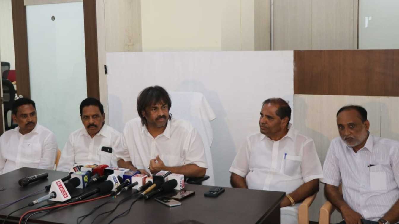 dinesh gundu rao caste census