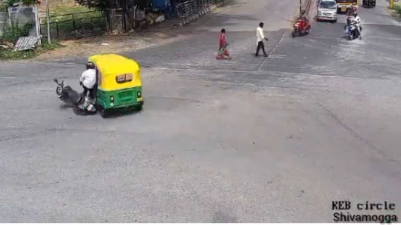 traffic rules : ಸಿಗ್ನಲ್ ಜಂಪ್ ತಂದ ಅವಾಂತರ | ವಿಡಿಯೋ ಹಂಚಿಕೊಂಡು ಪೊಲೀಸರು ಹೇಳಿದ್ದೇನು 1 traffic rules