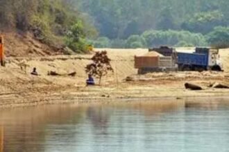 Sand tender meeting