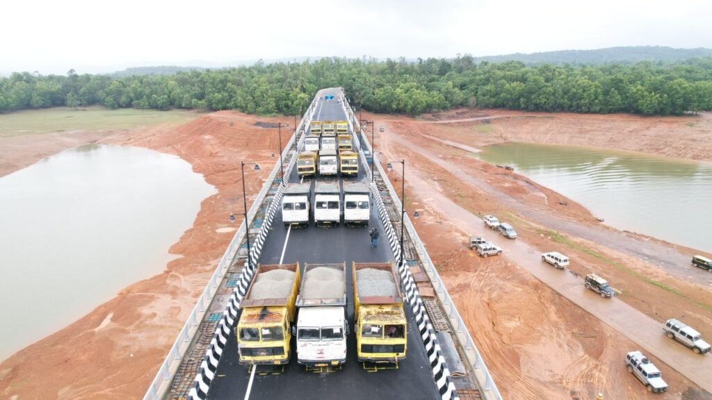 Load testing at Sigandoor Bridge!! Sagar Sigandur BridgeKarnataka’s longest inland cable-stayed bridge – a massive 2.25 km extradosed balanced cantilever structure with 740m of cable.
