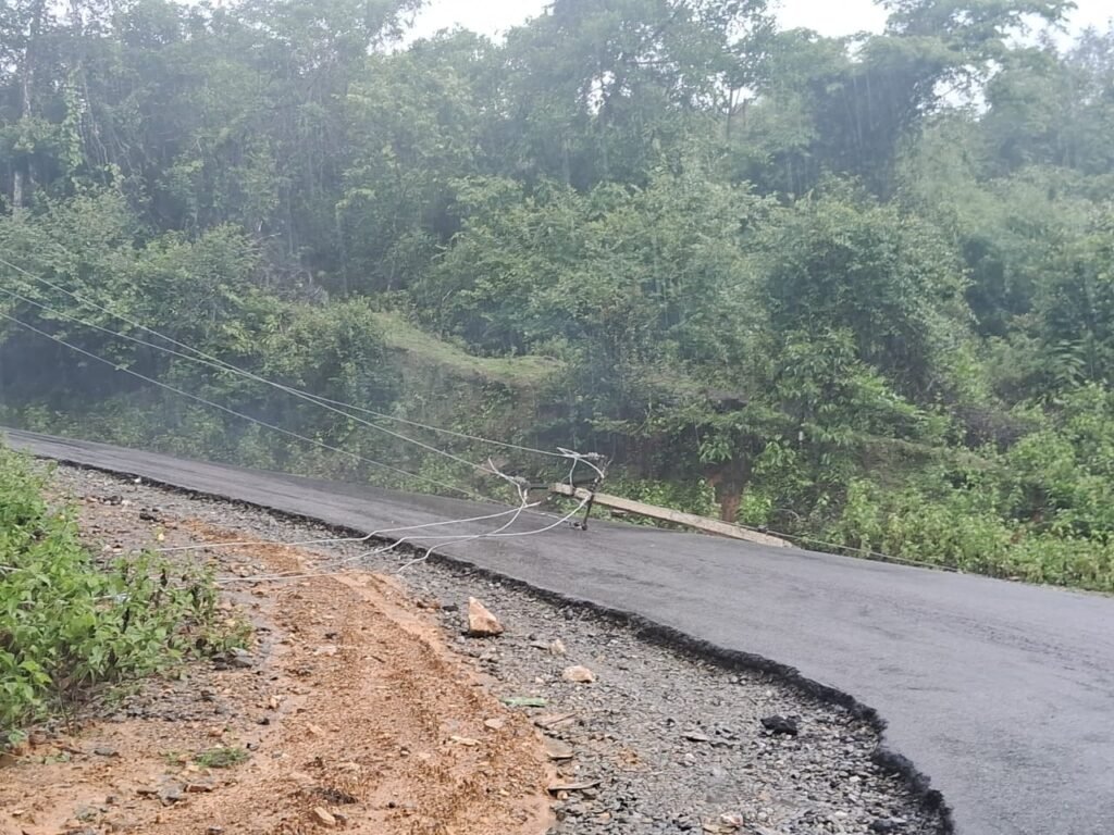 Shivamogga Rains , Hosanagara Floods , Thirthahalli Trees Fall , Agumbe Road Blocked , Monsoon Update Karnataka , Haneya Bus Incident ,Power Line Falls, Thirthahalli Tree Fall,Agumbe Road Block