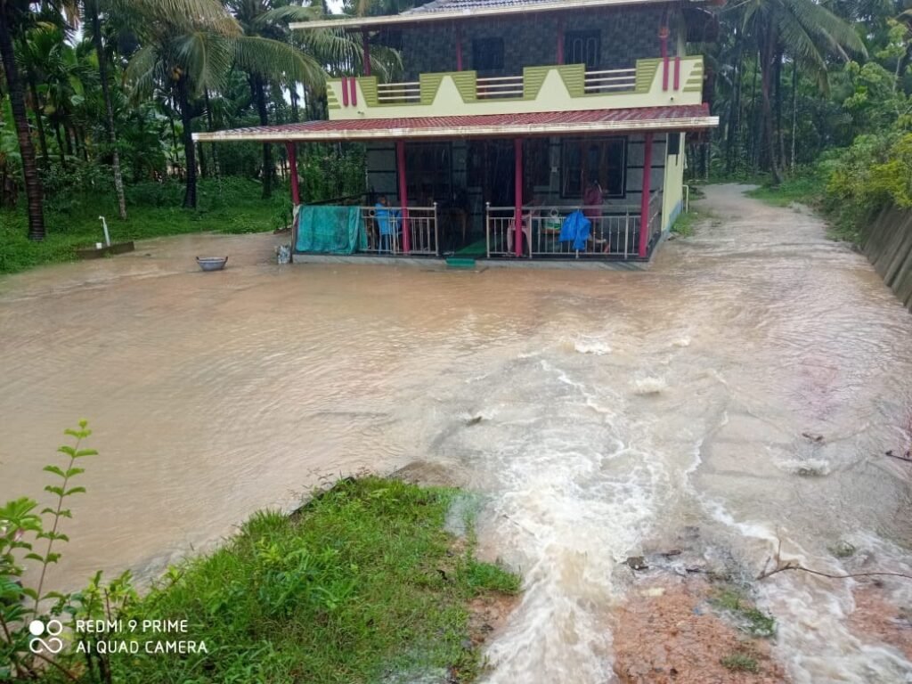 Shivamogga Rains , Hosanagara Floods , Thirthahalli Trees Fall , Agumbe Road Blocked , Monsoon Update Karnataka , Haneya Bus Incident ,Power Line Falls, Thirthahalli Tree Fall,Agumbe Road Block