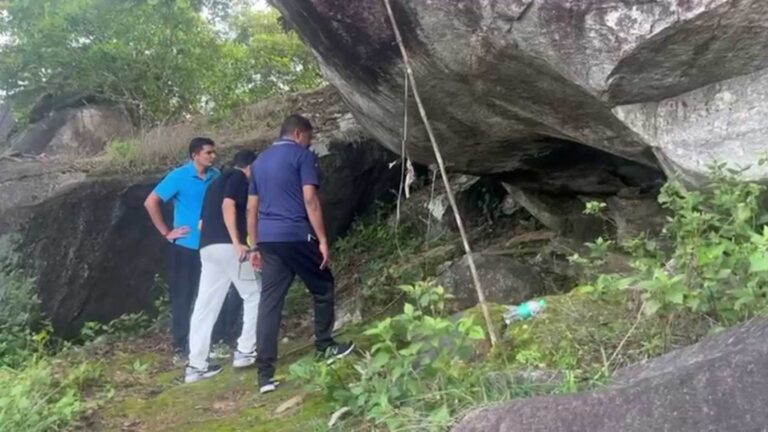 police trekking