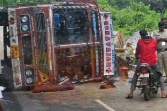 lorry fallen on road today