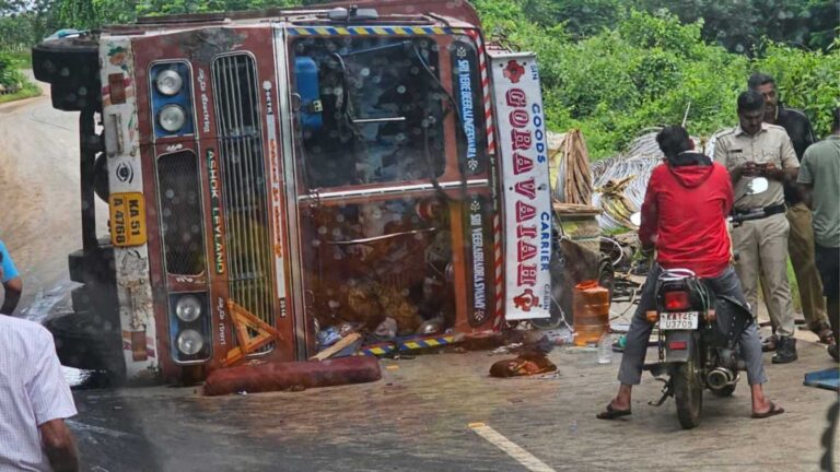 lorry fallen on road today