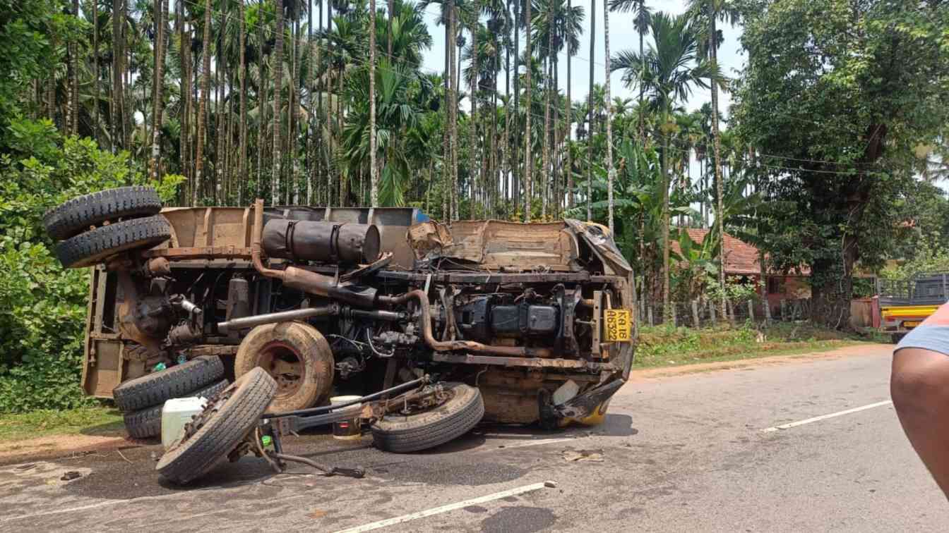 thirthahalli lorry accident