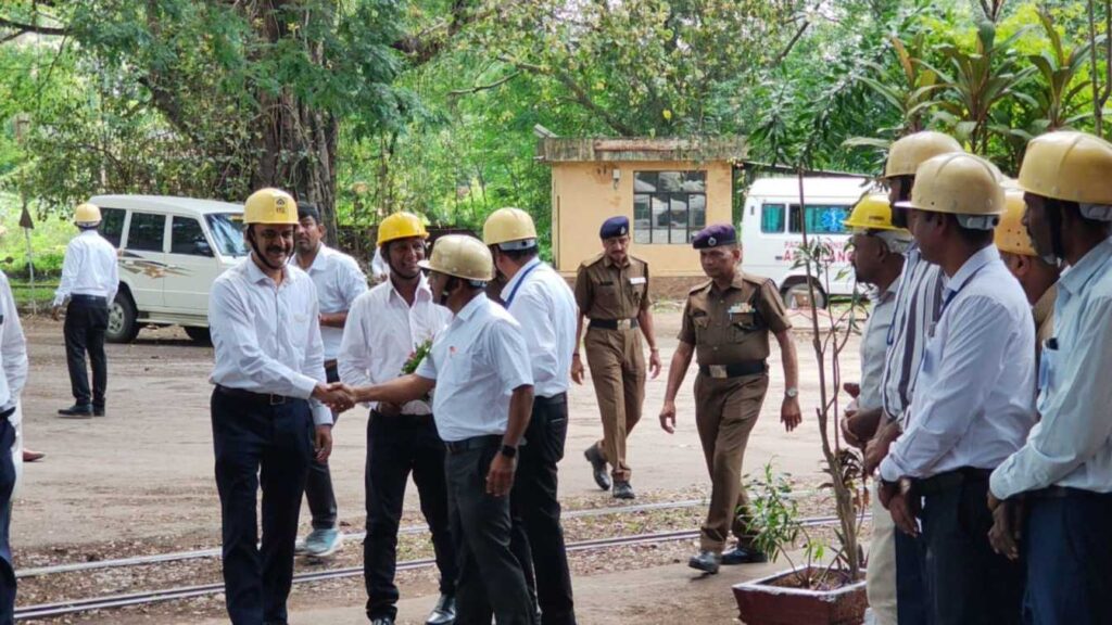 visvesvaraya Iron and Steel Plant 07-06-2025 : ಭದ್ರಾವತಿಯ ವಿಶ್ವೇಶ್ವರಯ್ಯ ಕಬ್ಬಿಣ ಮತ್ತು ಉಕ್ಕಿನ ಕಾರ್ಖಾನೆಗೆ ಕೇಂದ್ರ ಅಧಿಕಾರಿಗಳ ನಿಯೋಗ ಬೇಟಿ 1 visvesvaraya Iron and Steel Plant