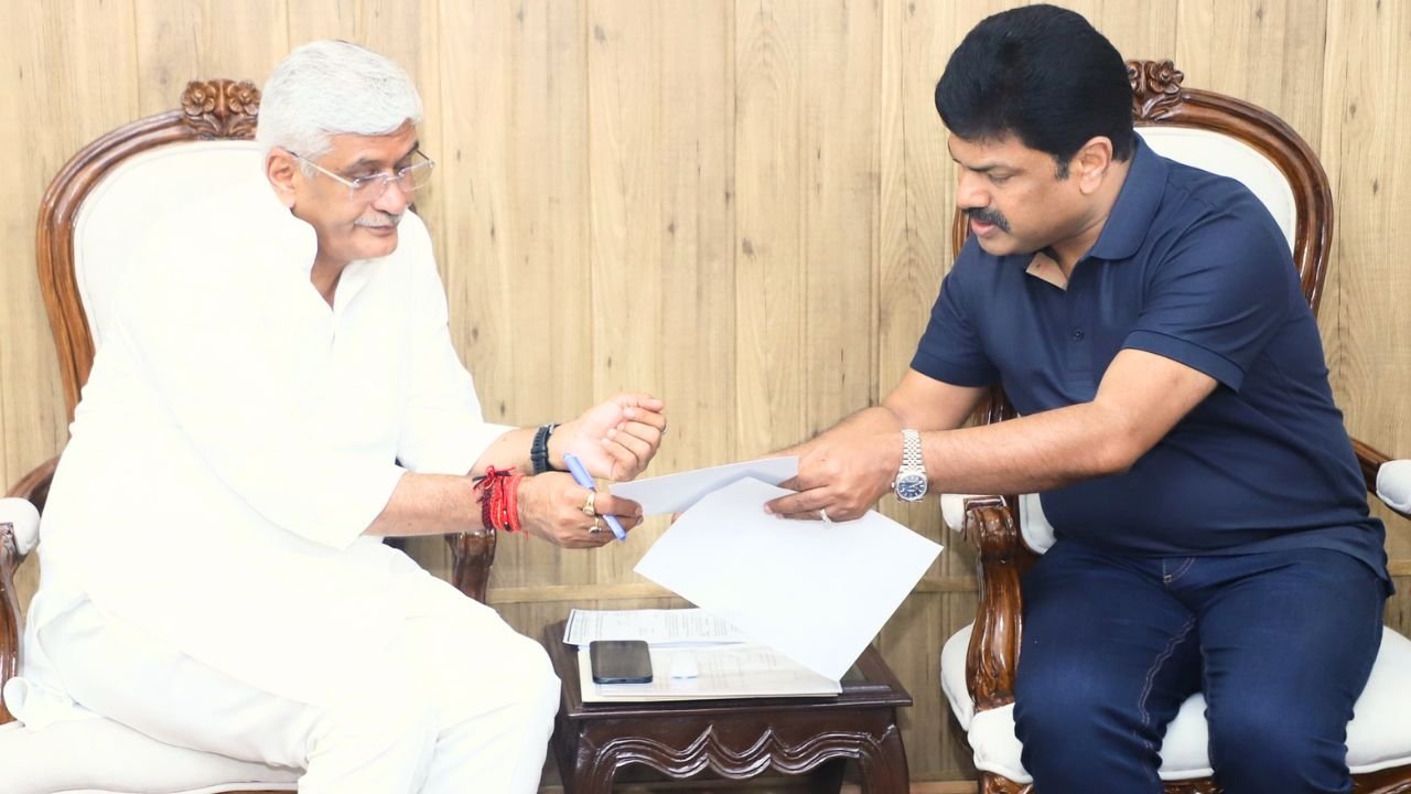 Shivamogga Tourism MP BYR Raghavendra met Union Minister Gajendra Singh Shekhawat to request central assistance for developing Shivamogga's tourism sector,