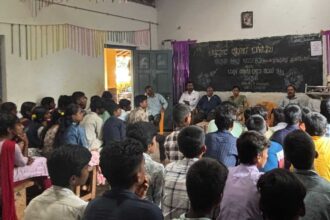 Shivamogga police ಮಕ್ಕಳಿಗೆ ಕಾನೂನು ಅರಿವು ಮೂಡಿಸುತ್ತಿರುವ ಪೊಲೀಸರು
