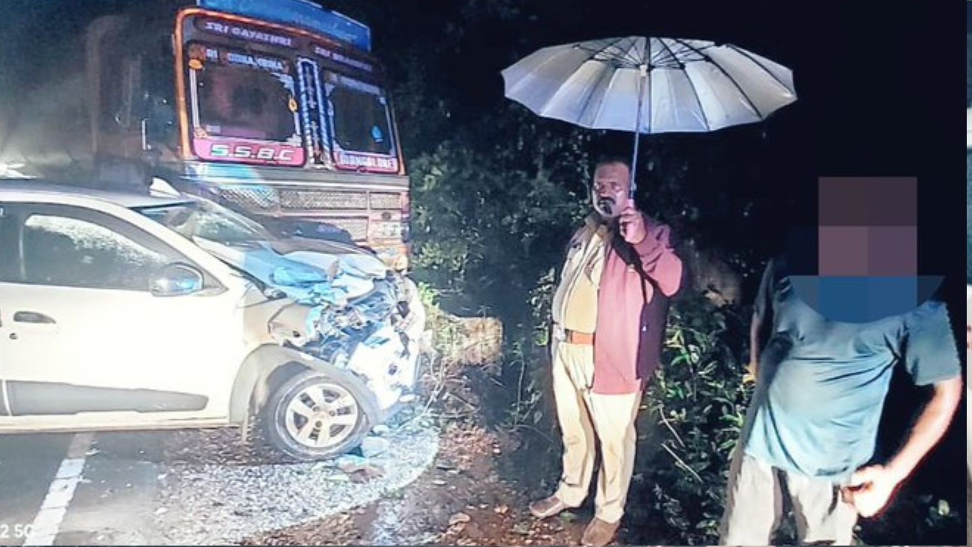 ಕಾರು ಮತ್ತು ಲಾರಿ ನಡುವೆ ಅಪಘಾತ