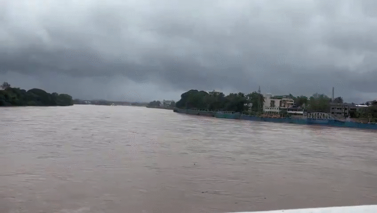 Malnad Weather Alert August 29 Tunga Dam water level, Shivamogga dam, Tunga reservoir, dam level today, Sharavathi water level, Karnataka dam live status, Tunga inflow, Tunga outflow, Shivamogga rain impact on dam