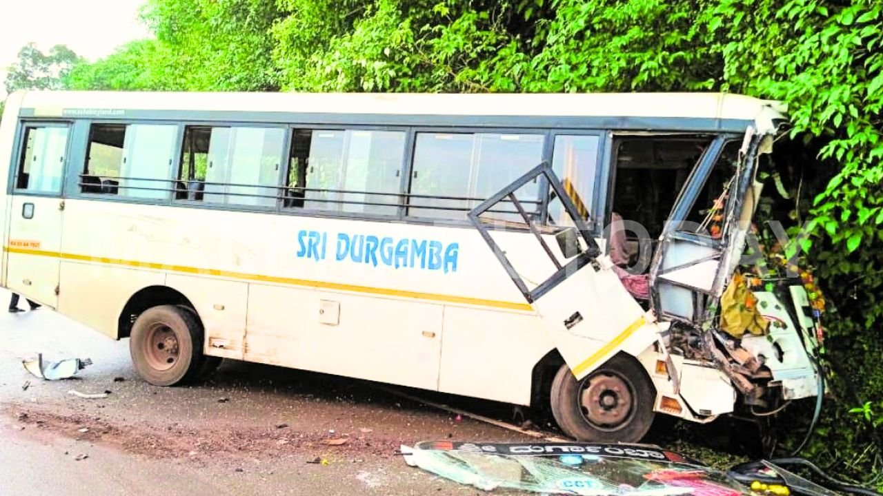 Nagodi Bus Tipper Collision