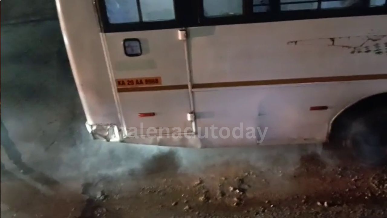 ಬಸ್ನಲ್ಲಿ ಕಾಣಿಸಿಕೊಂಡ ಬೆಂಕಿ Hosanagara
