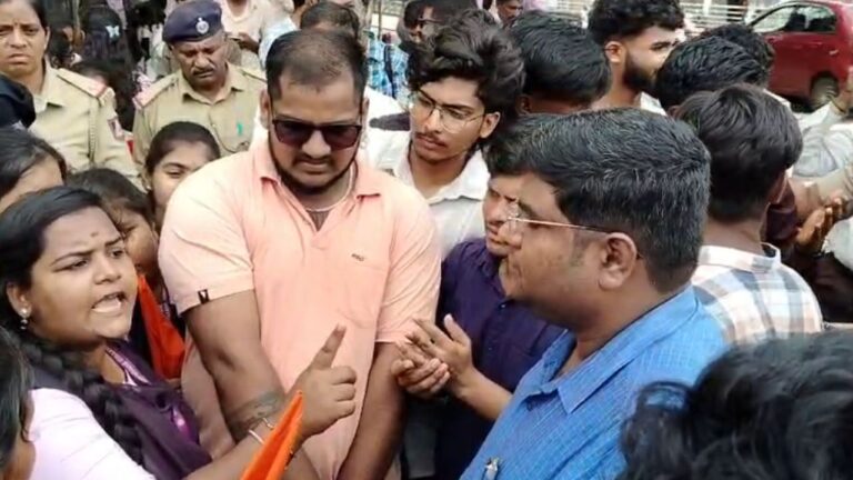 ABVP Students Protest in Shimoga for Immediate Appointment of Guest Lecturers
