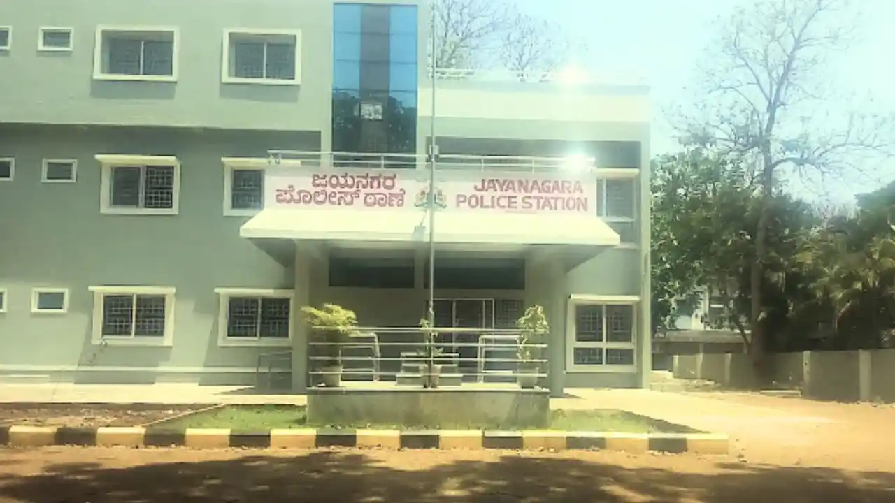 Youths Kidnapped for Keeping Yaseen Qureshis Photo 