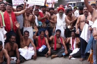 Banjara community protest ಪ್ರತಿಭಟನೆ ನಡೆಸುತ್ತಿರುವ ಪ್ರತಿಭಟನಾಕಾರರು