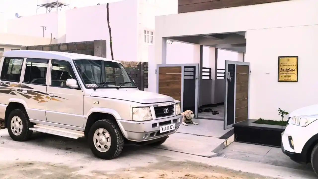 Lokayukta Raids KRIDL AEE Jagadish Naik in Shivamogga on DA Charges