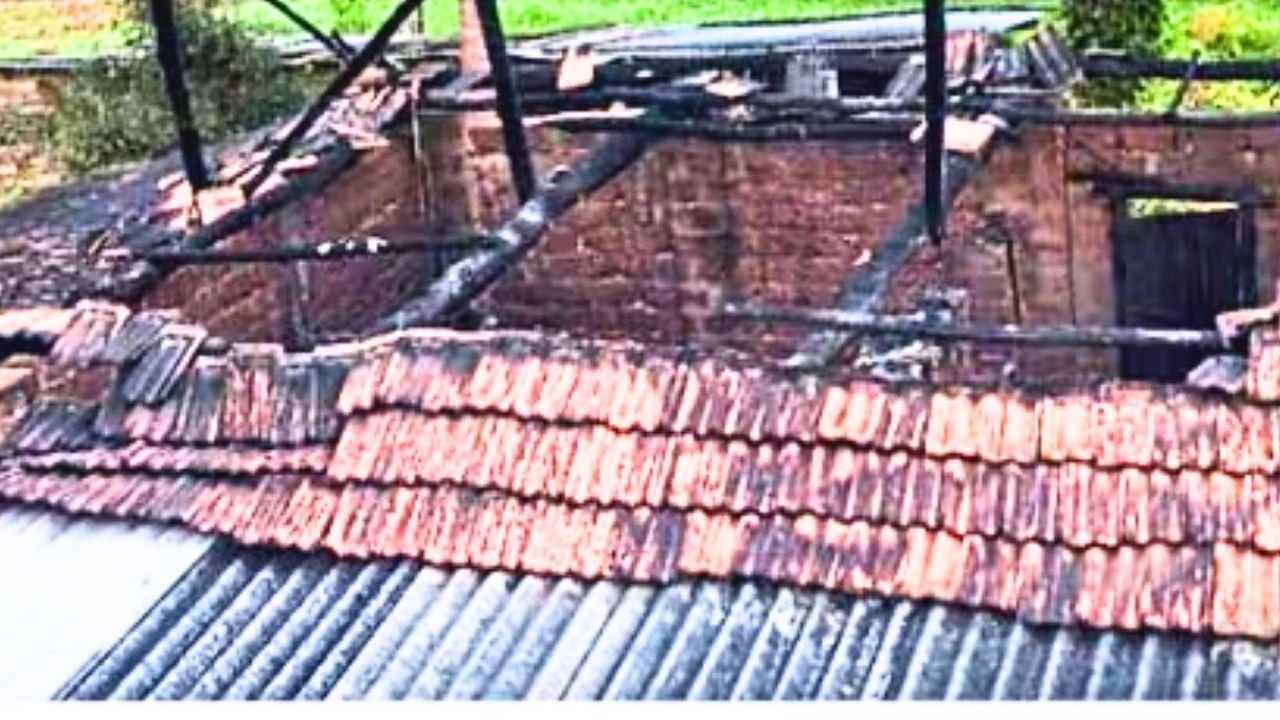 Fire Guts House in Madlesara Navati, Anandapura: Lakhs in Loss Reported