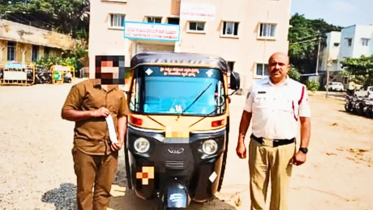 Shimoga Auto Driver Fined for Overcharging at Prepaid Auto in Railway Station