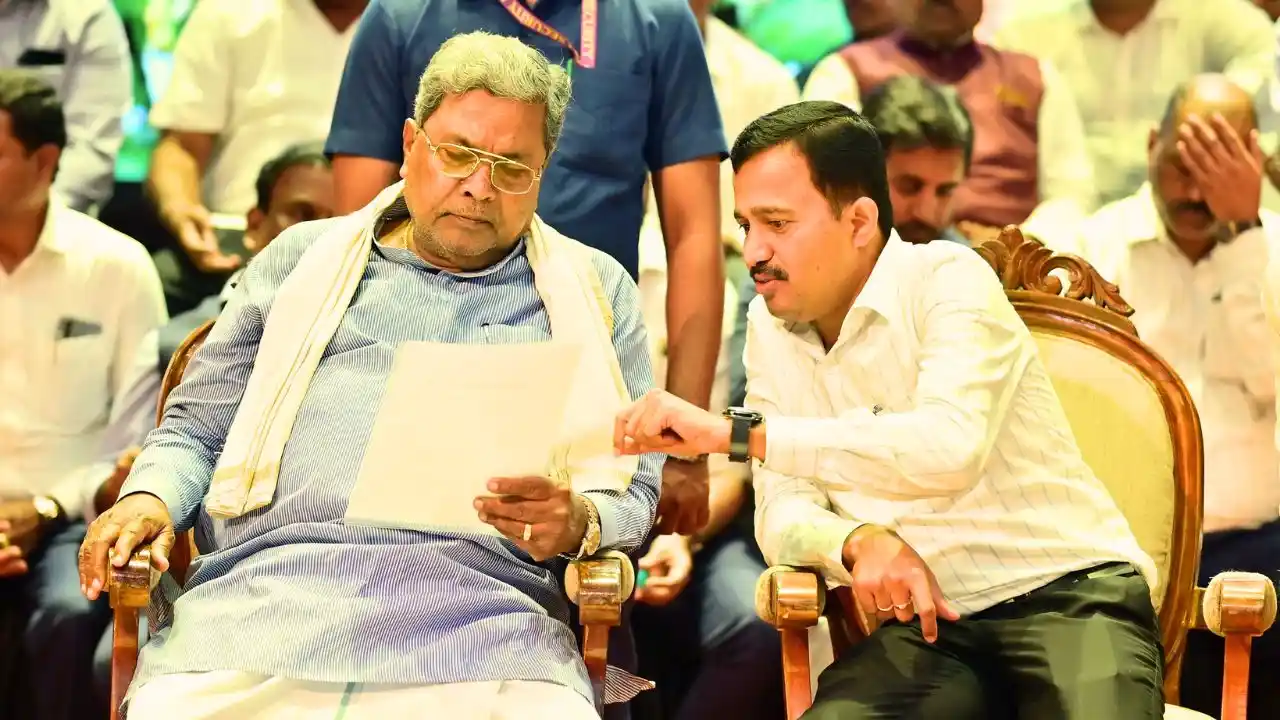 ಶಿಕ್ಷಣ, ಉದ್ಯೋಗದಲ್ಲಿ ಮೀಸಲಾತಿ! ನೌಕರರ ಪರವಾಗಿ ಸರ್ಕಾರಕ್ಕೆ ಸಿಎಸ್ ಷಡಾಕ್ಷರಿ ಪತ್ರ! ಏನಿದೆ ಅದರಲ್ಲಿ ಓದಿ 1 OBC Reservation Govt Employees Union Demands Excluding Salary Income