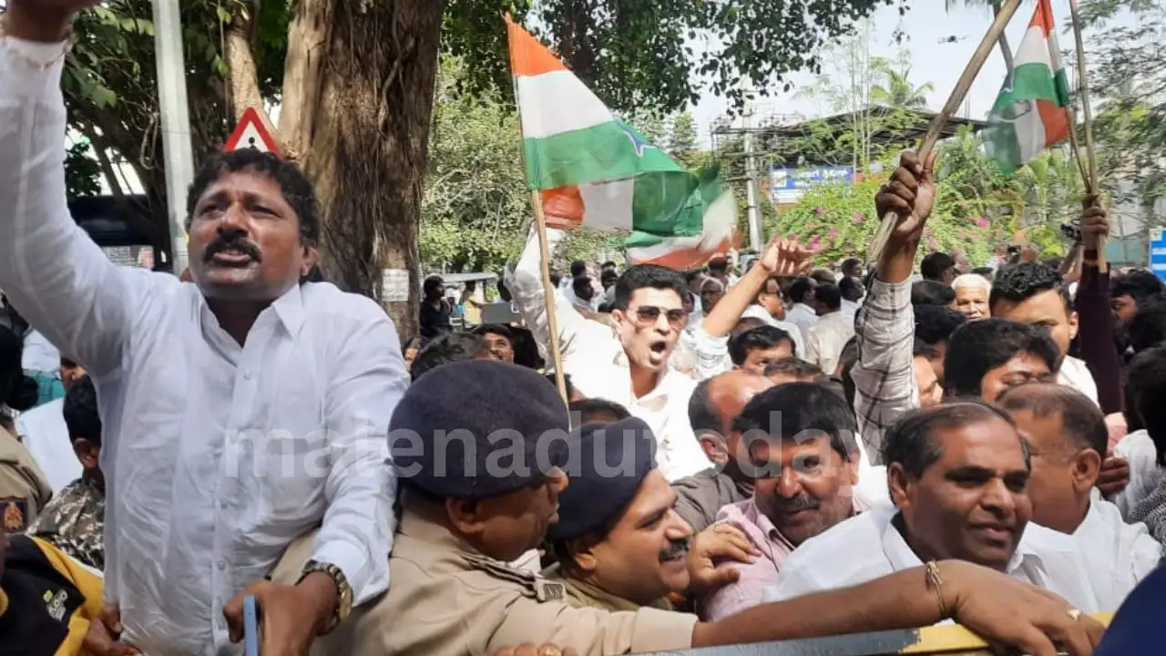 ಬಿಜೆಪಿ ಕಚೇರಿಗೆ ಮುತ್ತಿಗೆ ಹಾಕಲು ಯತ್ನಿಸಿದ ಕಾಂಗ್ರೆಸ್ ಕಾರ್ಯಕರ್ತರು, ಕಾರಣವೇನು 2 Congress Protest Leaders Detained During BJP ofc