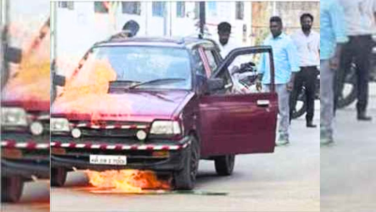 Chikkamagaluru Maruti 800 Car Completely Gutted