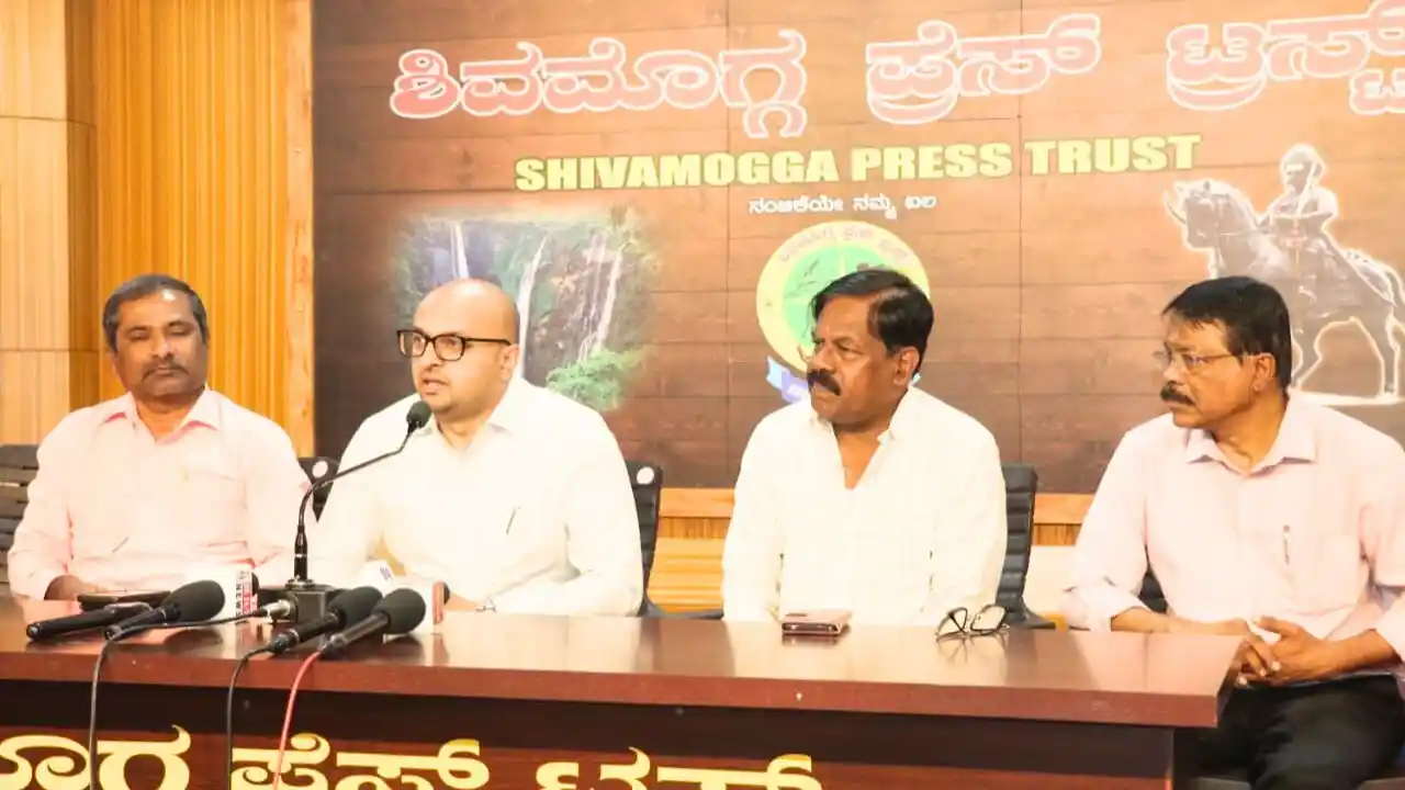 ಶಿವಮೊಗ್ಗ ಜಿಲ್ಲಾಧಿಕಾರಿ ಗುರುದತ್ ಹೆಗಡೆ ವರ್ಗಾವಣೆ ಅನುಭವಗಳ ಹಂಚಿಕೆ | ಮಲೆನಾಡು ಟುಡೆ ,Shimoga DC Gurudatta Hegde Farewell Speech: Shared Experiences | Malenadu Today