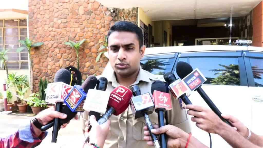 police Commits Suicide After SendingWhatsAp Note