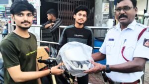 Shivamogga Traffic Police Gift Free Helmets 