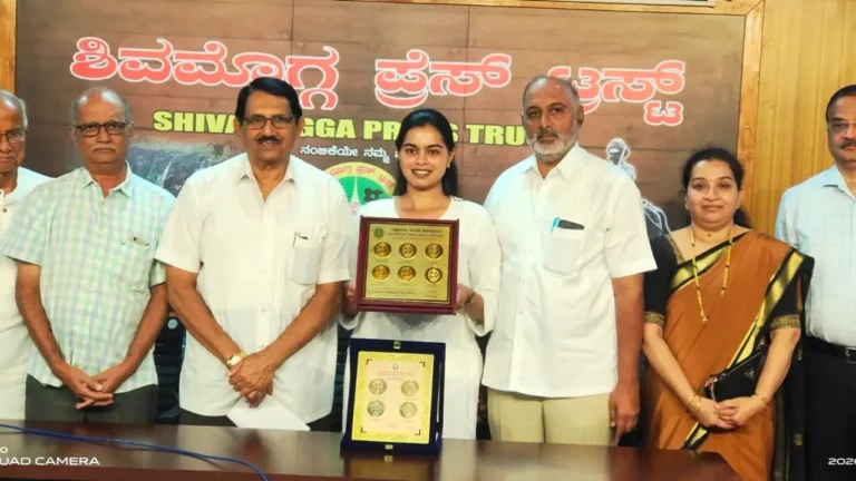 JNNCE college Parvati Wins Gold Medals