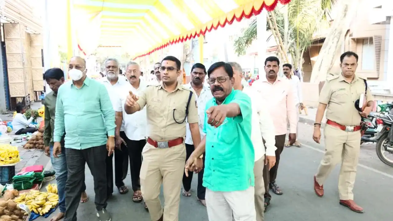 ಶಿವಮೊಗ್ಗ: ಕೋಟೆ ಮಾರಿಕಾಂಬಾ ಜಾತ್ರೆಗೆ ಭರ್ಜರಿ ಸಿದ್ಧತೆ; ಮಾರಿಗದ್ದುಗೆಗೆ ಎಸ್‌.ಪಿ ನಿಖಿಲ್ ಬಿ ಭೇಟಿ.