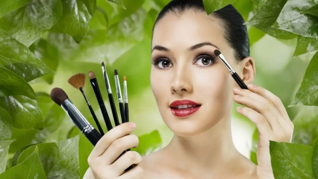 ಬ್ಯೂಟಿ ಪಾರ್ಲರ್​ ಕೋರ್ಸ್​​ ಮಾಡ್ಬೇಕು ಅಂತಿದ್ದೀರ, ಹಾಗಾದ್ರೆ ಇಲ್ಲಿದೆ ಸುವರ್ಣಾವಕಾಶ