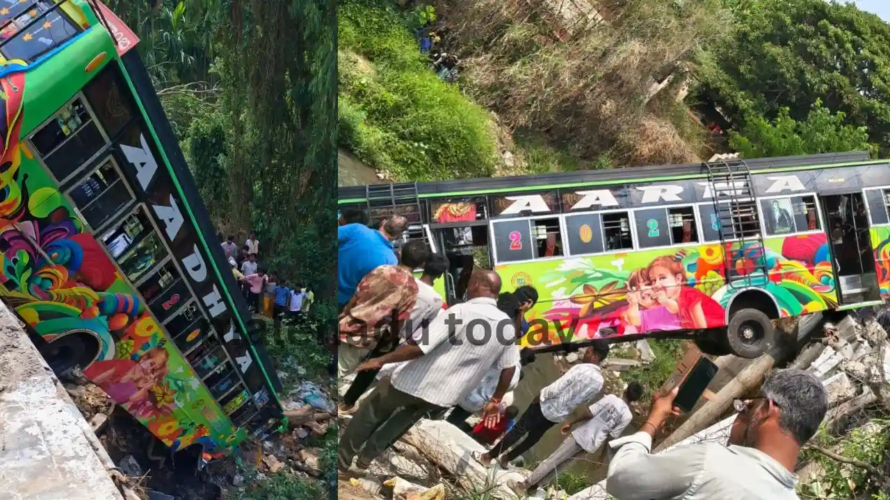 ಭದ್ರಾವತಿ: ನಿಯಂತ್ರಣ ತಪ್ಪಿ ಸೇತುವೆಯಿಂದ ಕಾಗೆಹಳ್ಳಕ್ಕೆ ಬಿದ್ದ ಖಾಸಗಿ ಬಸ್; ಹಲವರಿಗೆ ಗಂಭೀರ ಗಾಯ