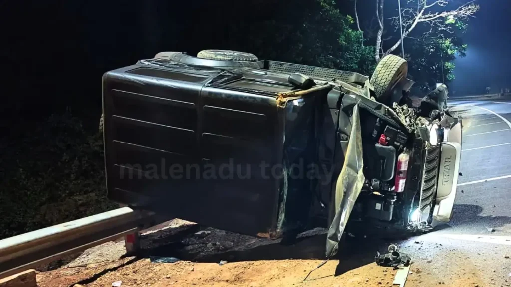 Thar Jeep Overturns Near Sigandur Bridge
