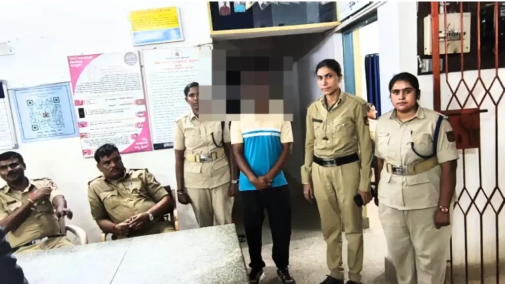 Shimoga Akkapade Police Rescue Girl