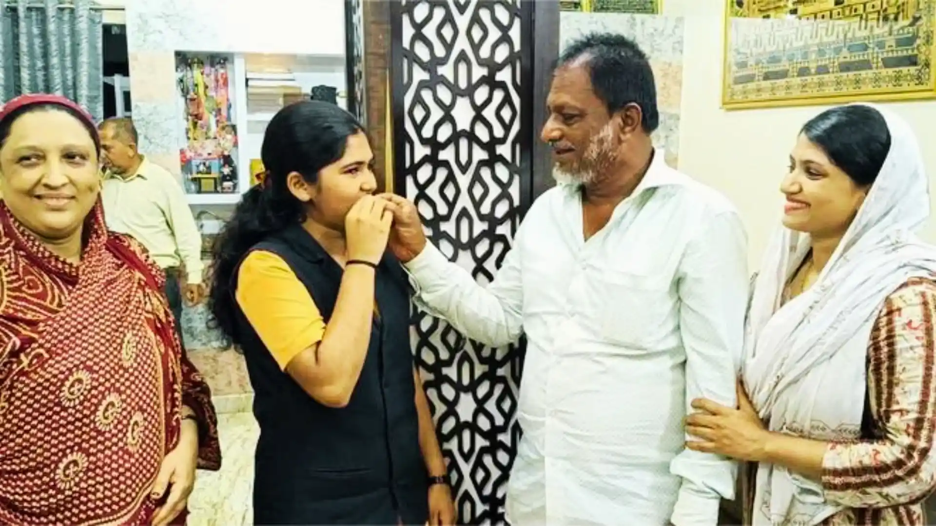 ಆಯನೂರು : ಮಗಳು ಮಹೀನ್​ ಸಾಧನೆ! ತಂದೆ ಜಬೀರ್​ಗೆ ಹಿರಿಮೆಯ ಗರಿ! ಏನಂದ್ರು ನೋಡಿ