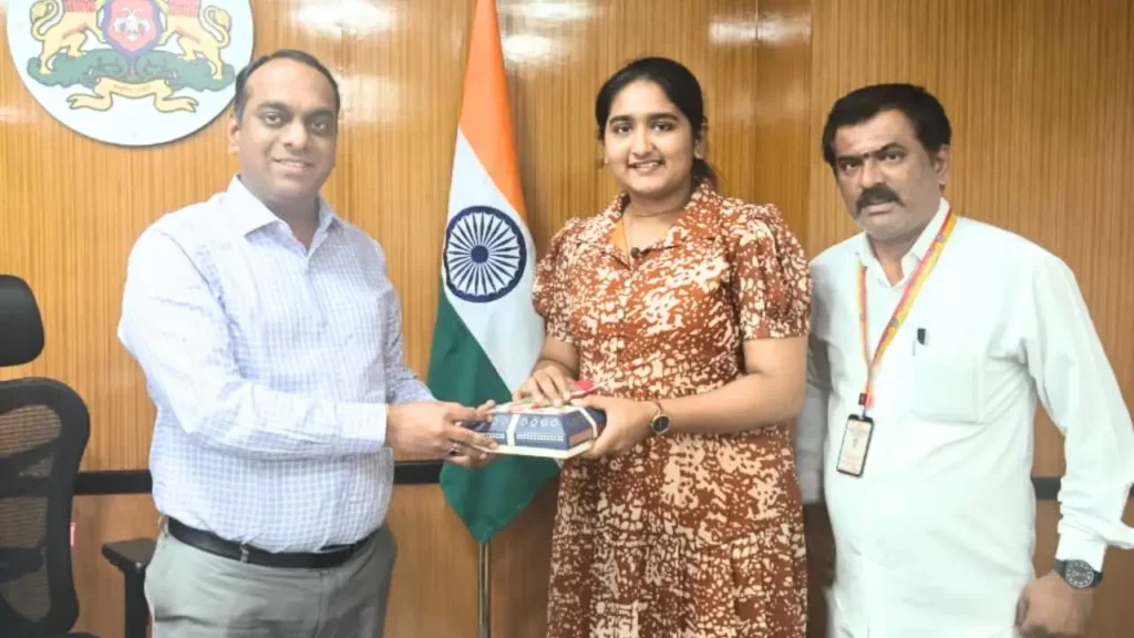 Shimoga DC Honors PUC Topper Neha