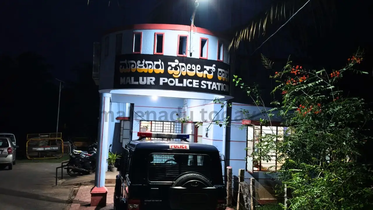 ಮಾಳೂರು : ಸಿಕೆ ರೋಡ್​ನಲ್ಲಿ ಬೈಕ್​ ನಿಲ್ಲಿಸಿ ಶಿವಮೊಗ್ಗಕ್ಕೆ ತೆರಳಿದ್ದರು, ಸಂಜೆ ಬಂದಾಗ ನಡೆದಿತ್ತು ಈ ಘಟನೆ