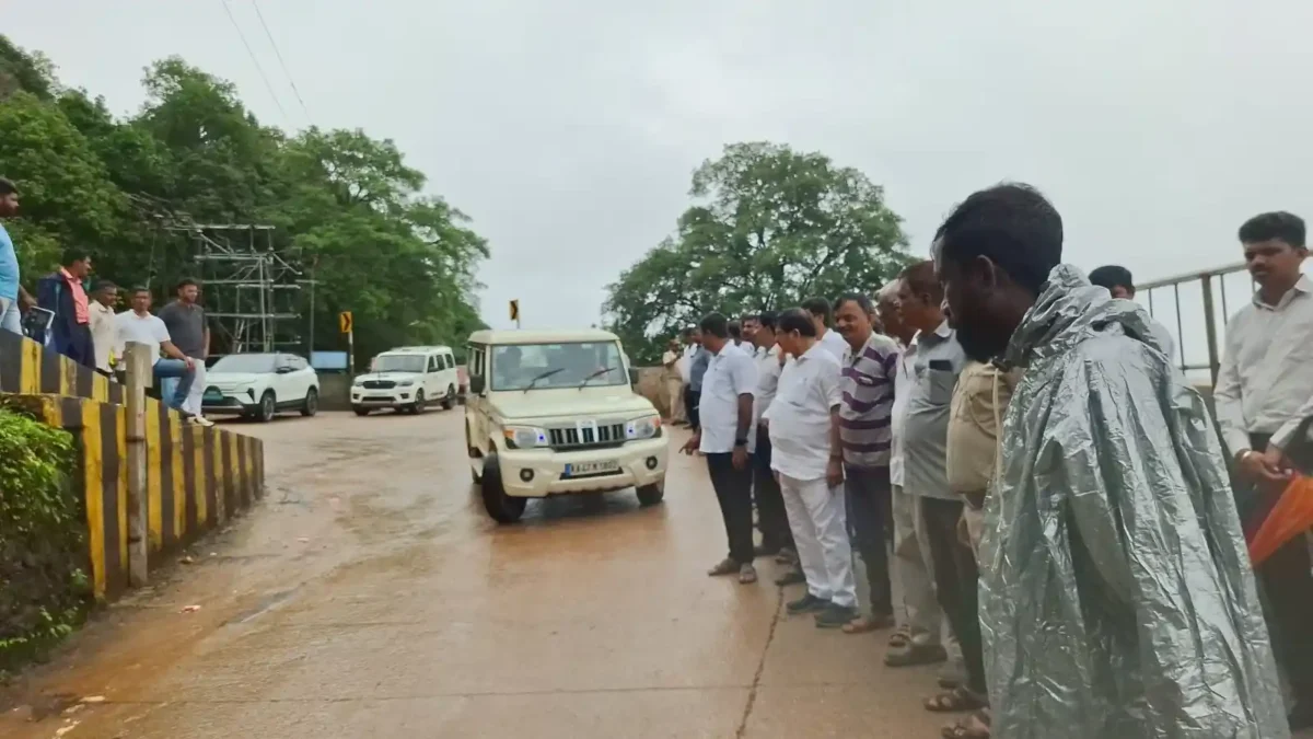 ಫೈನಲಿ 2 ತಿಂಗಳ ಬಳಿಕ ಹುಲಿಕಲ್ ಘಾಟಿ ಓಪನ್! ಕಂಡಿಷನ್ ಏನಿದೆ? 3 Hulikal Ghat Road Reopens for Light Vehicles After 2 Months in Shivamogga