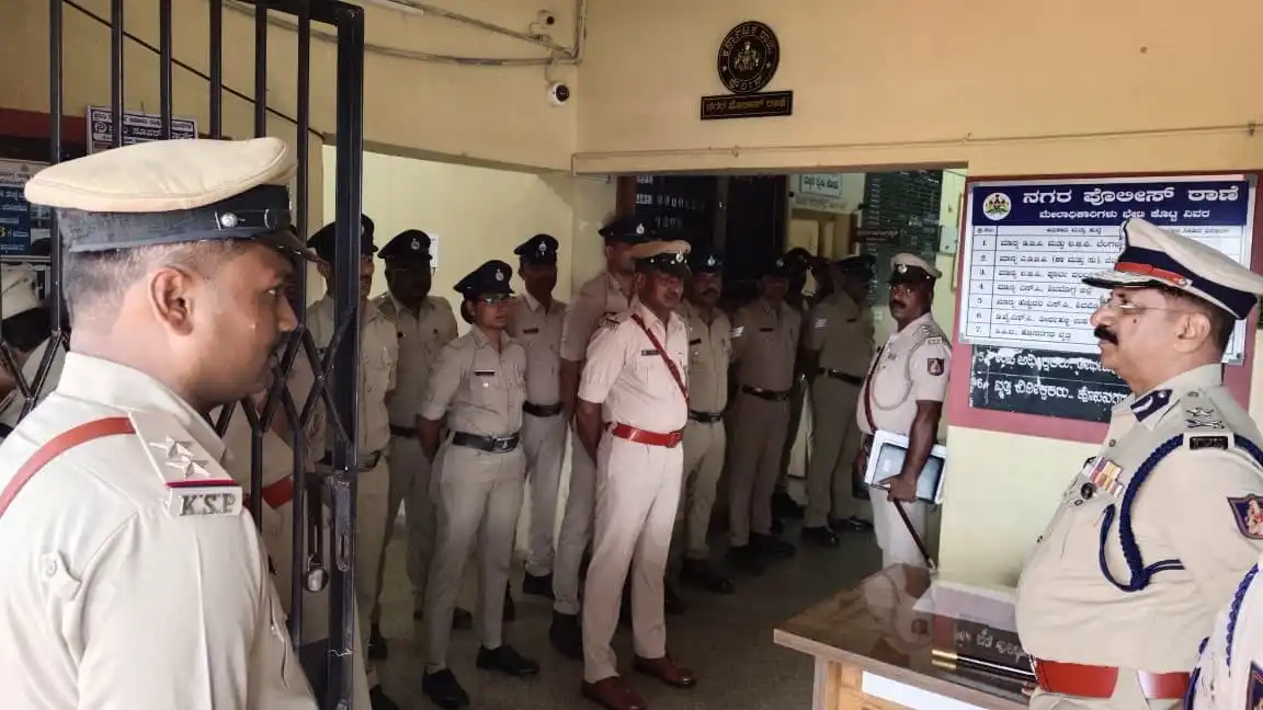 IGP Dr. B.R. Ravikanthe Gowda Inspects Hosanagara and City Police Stations in Shivamogga