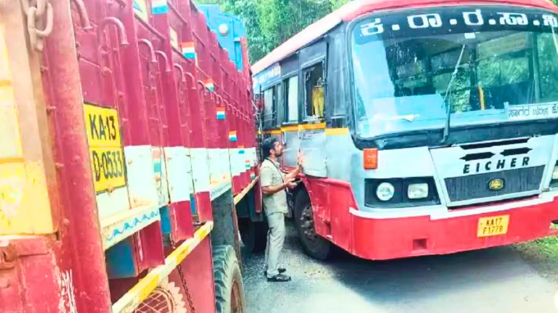ಹೊಸನಗರದಲ್ಲಿ ಸಾಗರ ಬಸ್​ & ಲಾರಿ ಮಧ್ಯೆ ಡಿಕ್ಕಿ