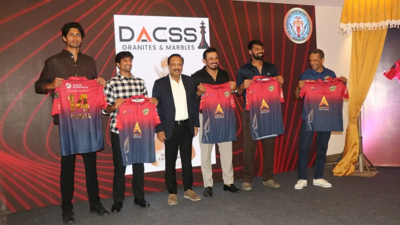 ಮಹಾರಾಜ ಟ್ರೋಫಿ ಕ್ರಿಕೆಟ್ ಹಬ್ಬ: ಶಿವಮೊಗ್ಗ ಯೋಧಾಸ್ ತಂಡದ ಜರ್ಸಿ, ಅಧಿಕೃತ ಗೀತೆ ಅದ್ದೂರಿ ಅನಾವರಣ! 1 Maharaja Trophy T20 Shivamogga Yodhas Jersey Launched