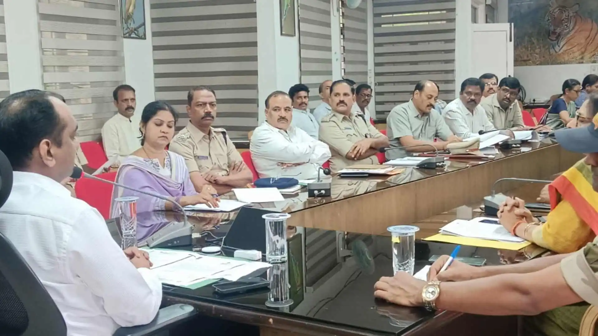 ಶಿವಮೊಗ್ಗ : ನೀಟ್ ಗೆ ಜಿಲ್ಲಾಡಳಿತ ರೆಡಿ! ವಿದ್ಯಾರ್ಥಿಗಳು ಏನೆಲ್ಲಾ ತರಬಹುದು, ಉಡಬಹುದು! ಪೂರ್ಣ ಮಾಹಿತಿ 1 NEET UG 2026 in Shivamogga on June 21 Strict Security by District Administration