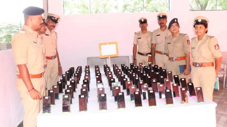 Shivamogga Police Return 100 Lost Mobiles SP Nikhil B