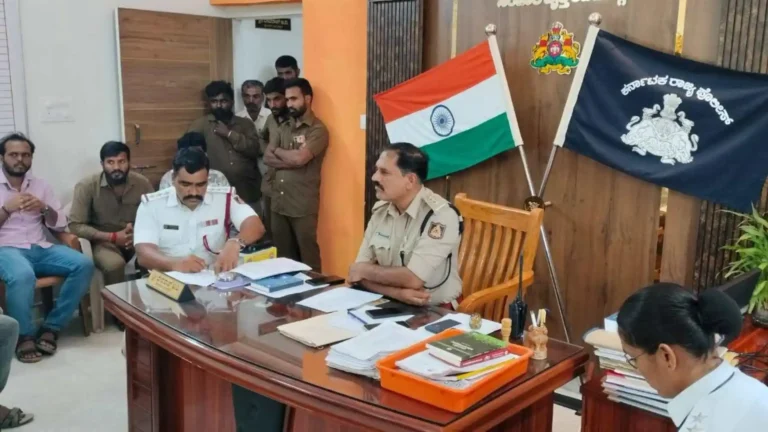 Shivamogga traffic police conduct an urgent meeting regarding student safety malenadutoday image