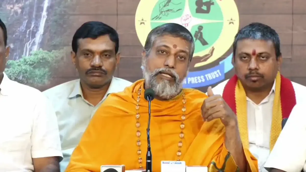 ಹಣದ ಆಮಿಷ, ಬೆದರಿಕೆ, ಅಪಘಾತ , ಏನಿದು ಬಂಗಾರಮಕ್ಕಿ ಮಾರುತಿ ಗುರೂಜಿ ಆರೋಪ!
