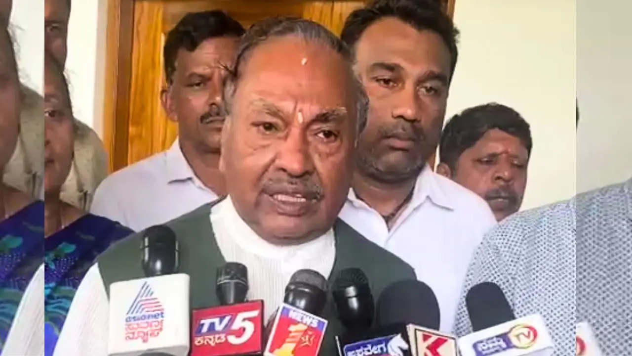 ಶಿವಮೊಗ್ಗ : ಜಂತರ್​​ ಮಂತರ್​​ನಲ್ಲಿ ನಡೆದ ಪ್ರತಿಭಟನೆ ಹಿಂದೆ ಇವರ ಕೈವಾಡವಿದೆ ? ಕೆ ಎಸ್​ ಈಶ್ವರಪ್ಪ