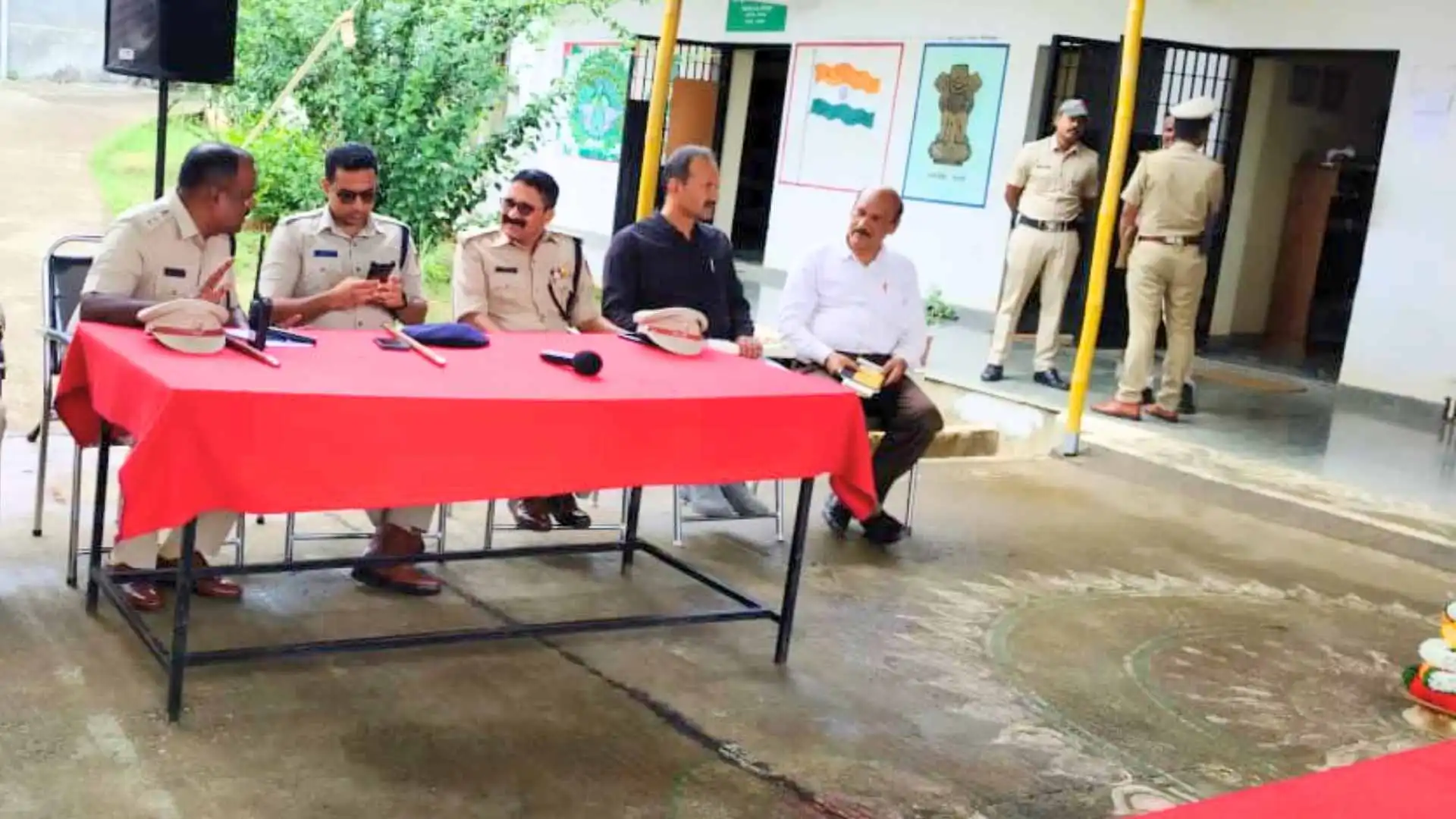 ಶಿವಮೊಗ್ಗ ಸೆಂಟ್ರಲ್​ ಜೈಲ್​ಗೆ ಎಸ್​ಪಿ ನಿಖಿಲ್ ಬಿ ಮೊದಲ ವಿಸಿಟ್!  ಕೇಳಿತು ‘RISE & BEDA BRO’ ಸ್ಲೋಗನ್!